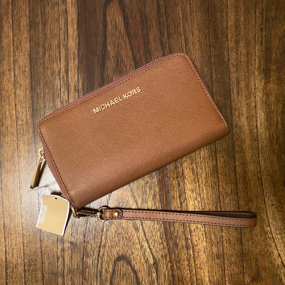 MICHAEL Michael Kors
Jet Set Large Flat Multifunction Phone Case Wallet